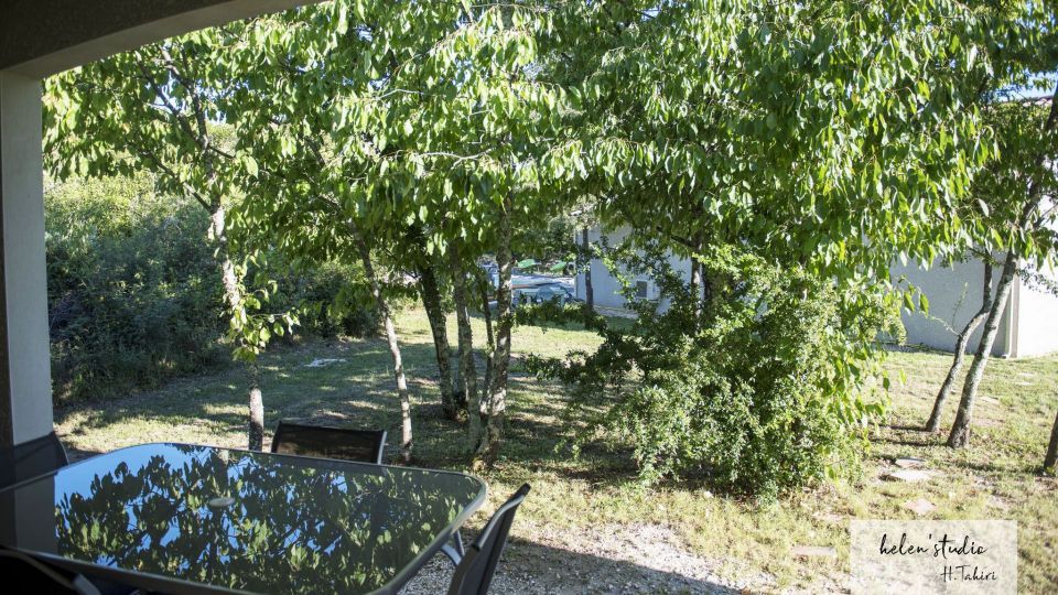 Gites au calme avec piscine proche des Vans en Ardèche