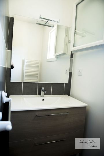 La salle de bain de la villa Aouro location de vacances en Sud Ardèche